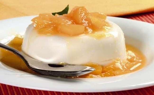 Panacotta de yogur con compota de mango